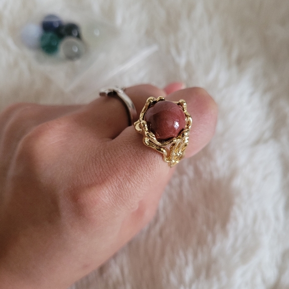 💐SOLD ❤️ K18 Japan gold ring with 8 natural stones💐 - Picture 10 of 12